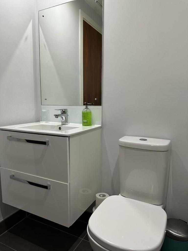 Luxury 9Ine Beautiful Bull Ring Apartment Free Parking Birmingham Dış mekan fotoğraf